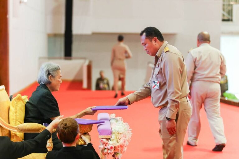 โรงเรียนแจ้ห่มวิทยา เข้ารับพระราชทานป้ายสนองพระราชดำริ ในงานสวนพฤกษศาสตร์โรงเรียน และร่วมจัดนิทรรศการ