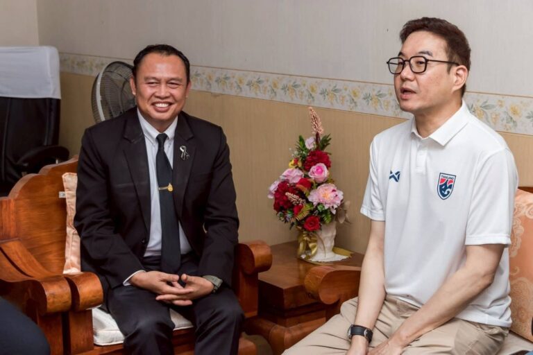 ท่าน สส.ธนาธร โล่ห์สุนทร ที่ร่วมสนับสนุน ทีมเปตองของโรงเรียนแจ้ห่มวิทยา ในการแข่งขันรอบคัดเลือกตัวแทน เขต 5 ณ จังหวัดเชียงราย ในวันที 23-27 พ.ย. นี้